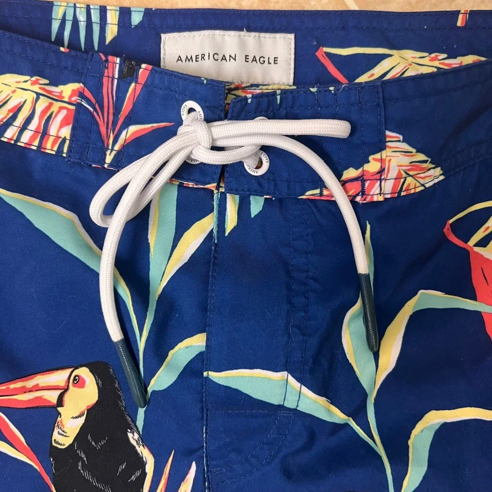 American Eagle Men's XS Blue Toucan Tropical Palm Print Swim Trunks Board Shorts